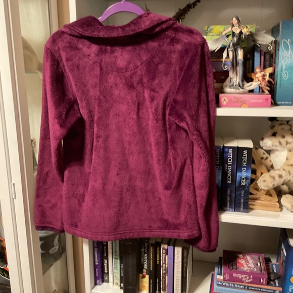 Warm, soft pullover sweatshirt - Picture 3 of 5